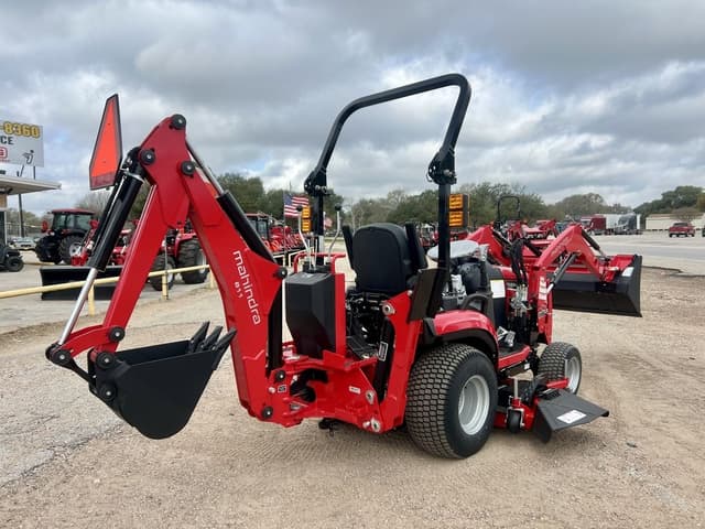 Image of Mahindra 1120 HST equipment image 2
