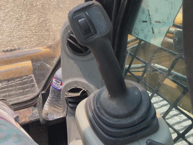 Image of Caterpillar 287C equipment image 4