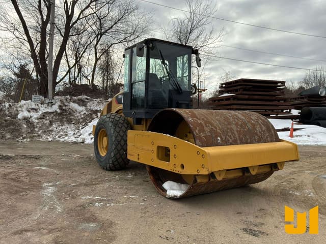 Image of Caterpillar CS56 equipment image 2