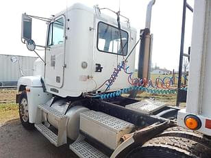 Main image Freightliner FLD 3