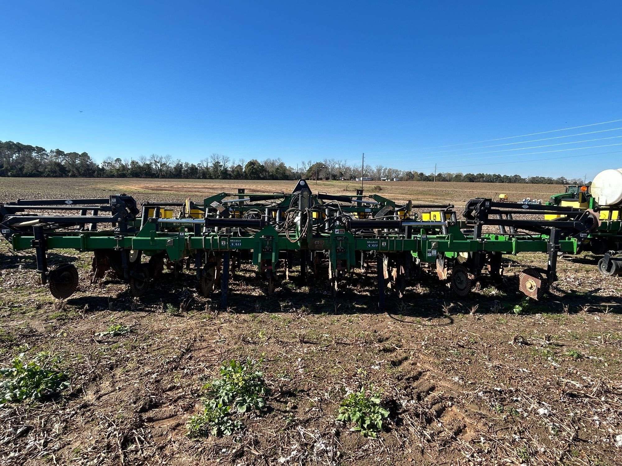 Unverferth Ripper-Stripper 330 Equipment Image0