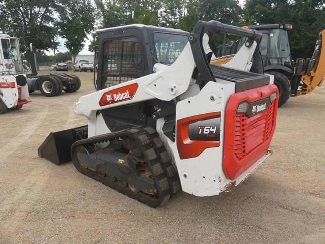 Image of Bobcat T64 equipment image 3