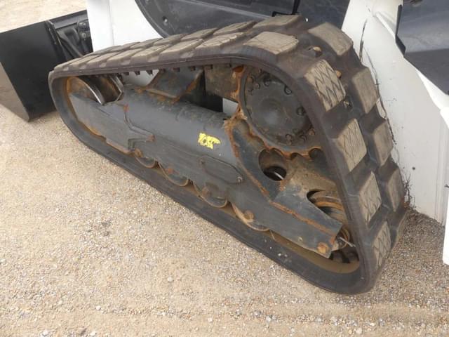 Image of Bobcat T64 equipment image 4