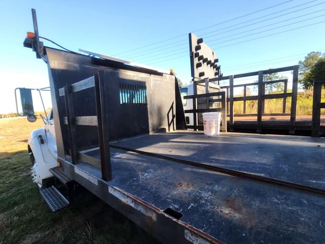 Image of Ford F-650 equipment image 4