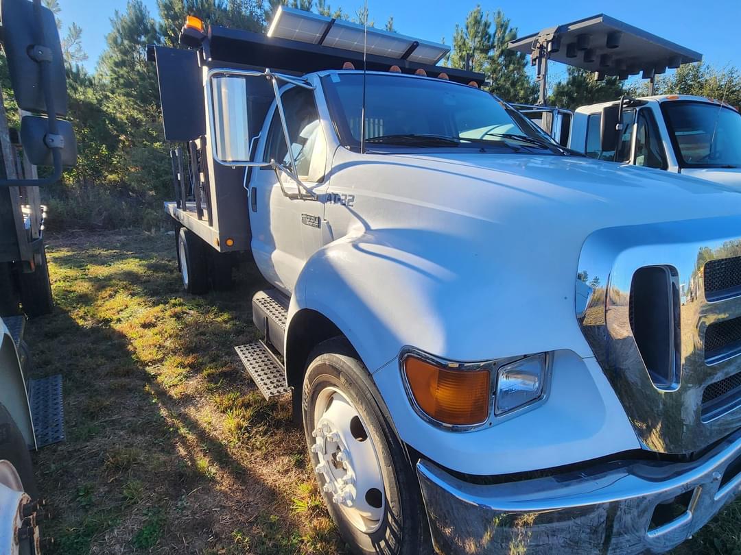 Image of Ford F-650 Primary image