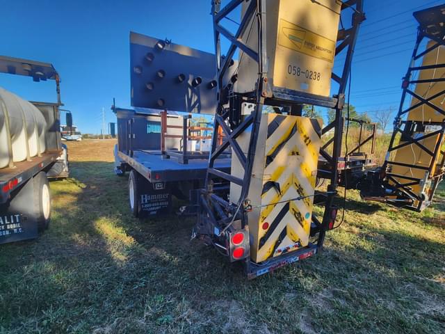 Image of Ford F-650 equipment image 3