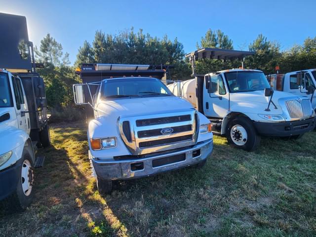 Image of Ford F-650 equipment image 2