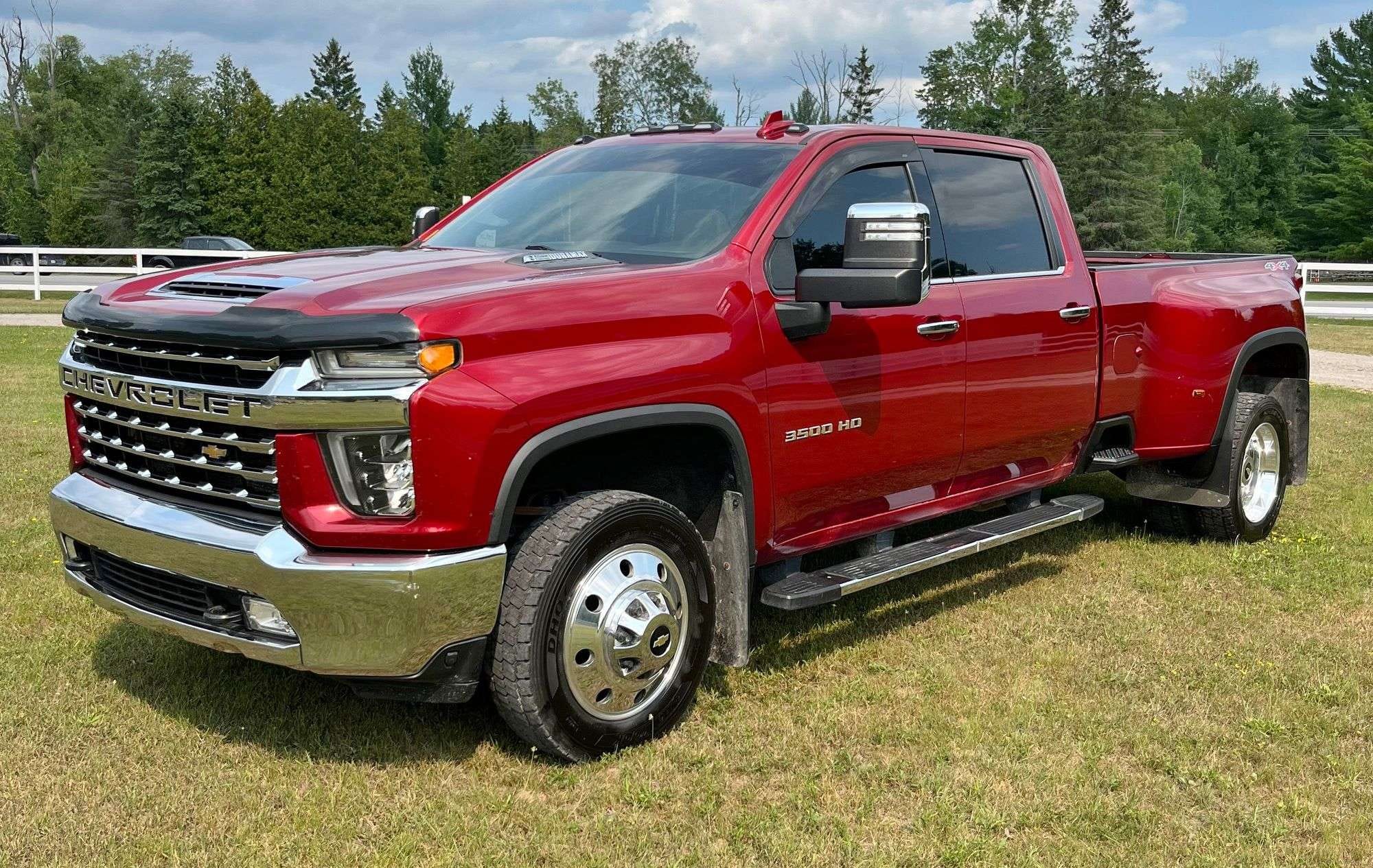 2021 Chevrolet 3500HD Equipment Image0