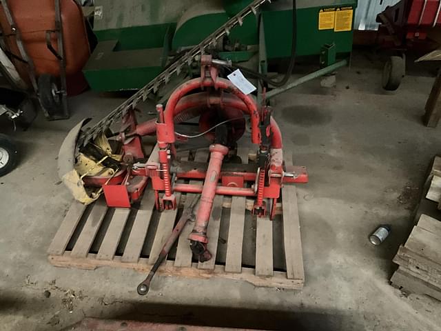 Image of New Holland 451 equipment image 1