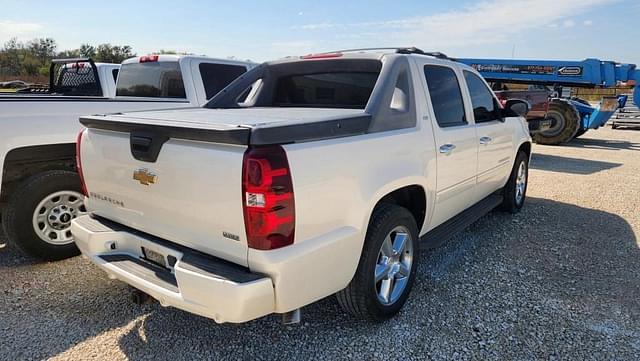 Image of Chevrolet Avalanche equipment image 4