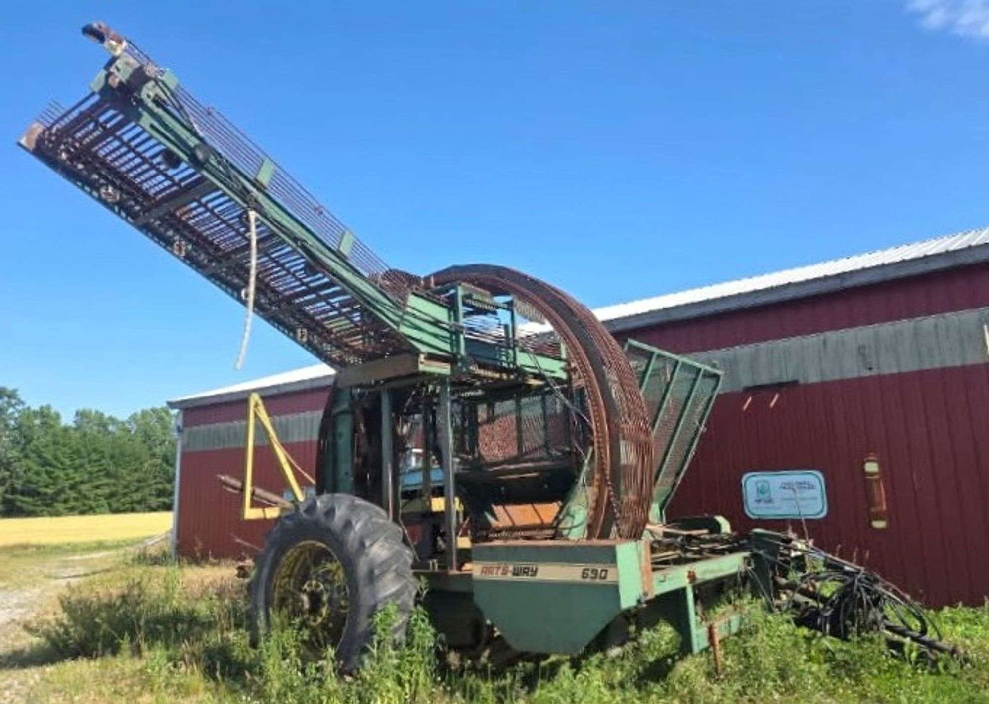 Art's Way 690 Equipment Image0
