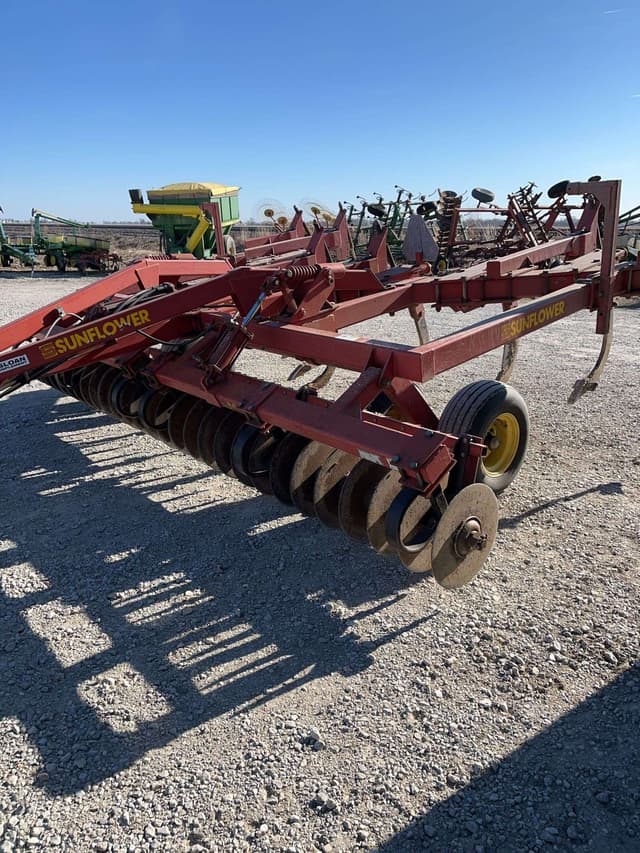 Image of Sunflower 4110 equipment image 2