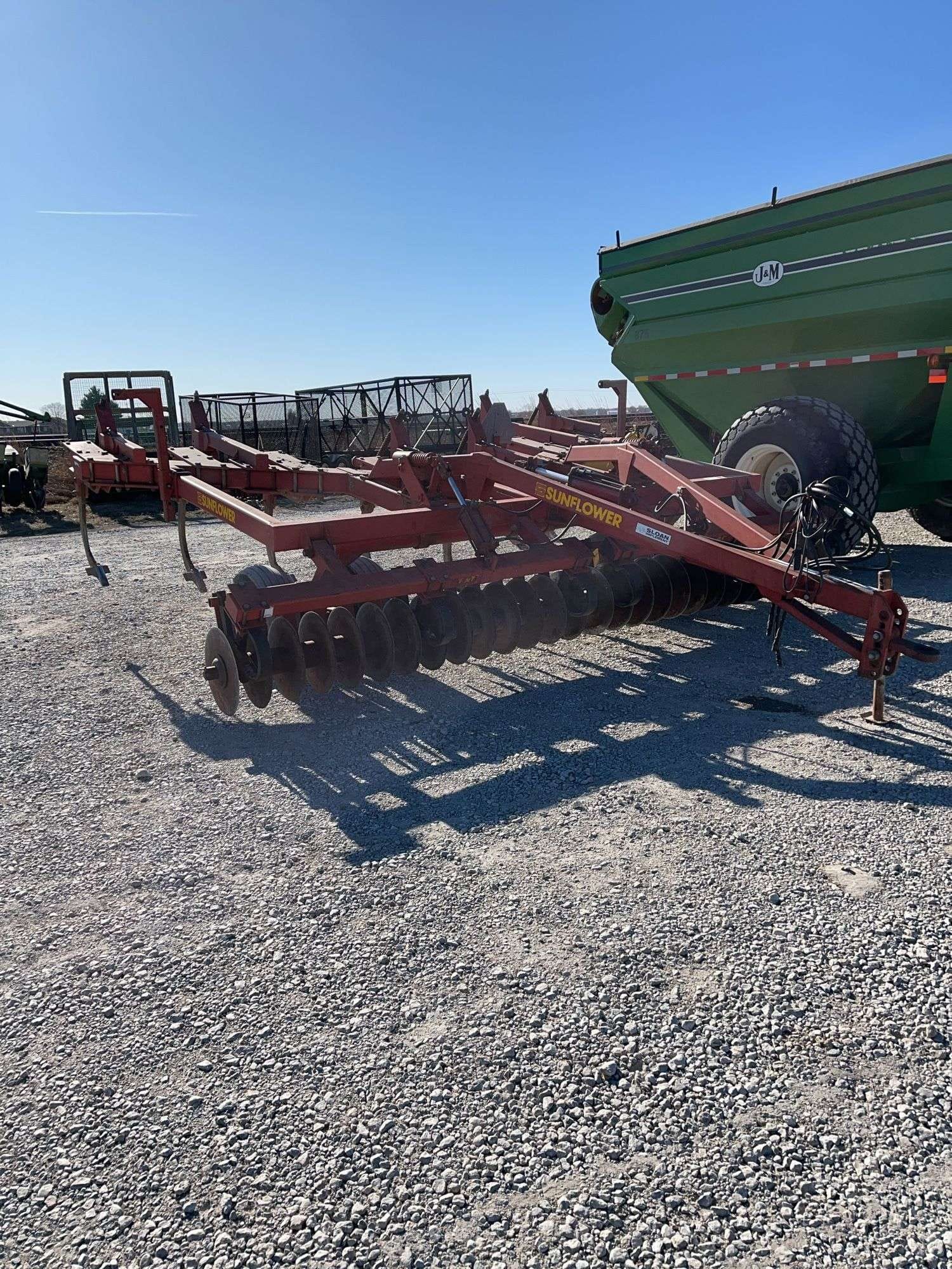 Sunflower 4110 Equipment Image0