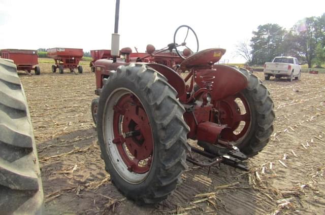 Image of Farmall H equipment image 4