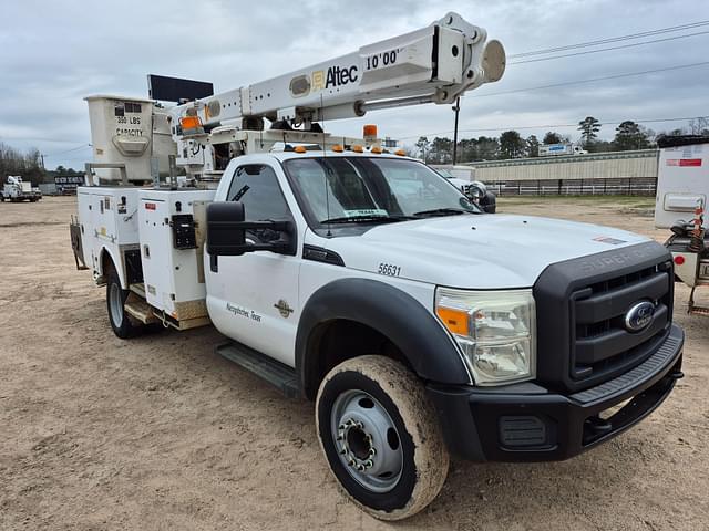 Image of Ford F-550 equipment image 2