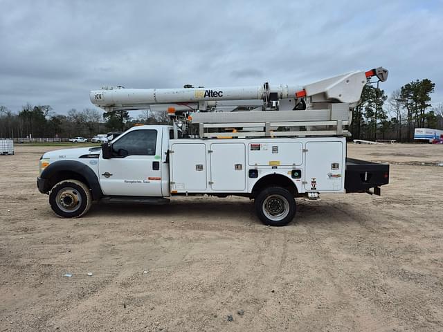 Image of Ford F-550 equipment image 4