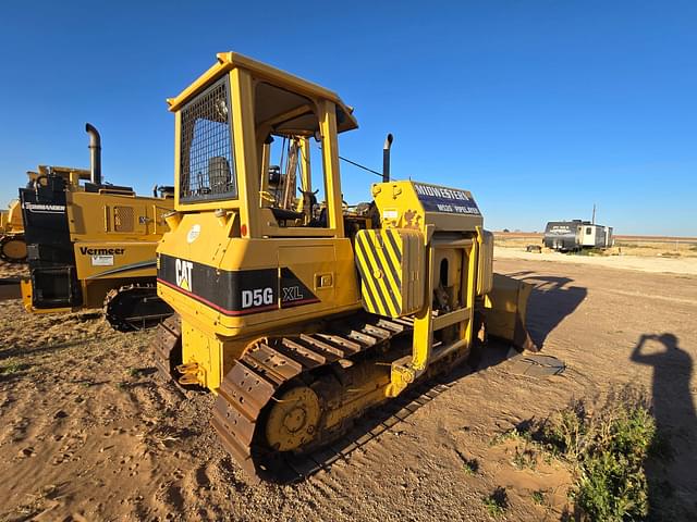 Image of Caterpillar D5G equipment image 3
