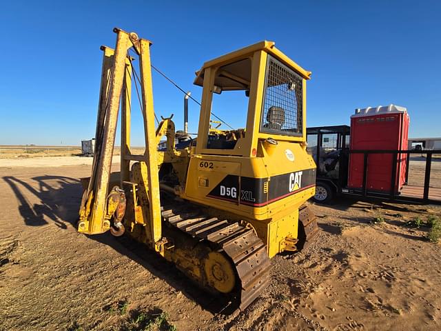 Image of Caterpillar D5G equipment image 2