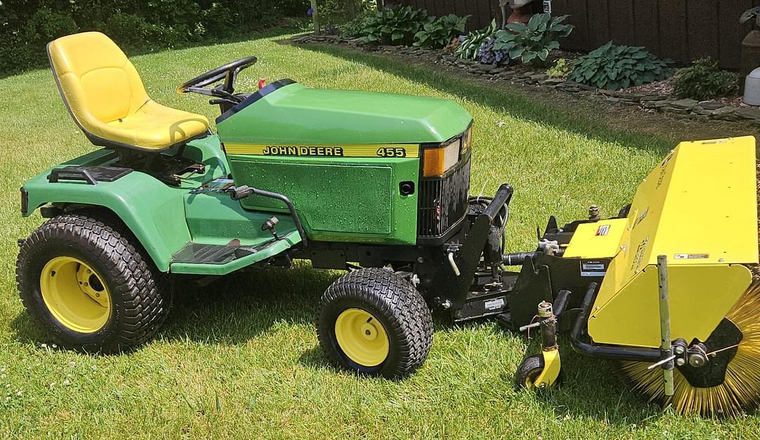 Image of John Deere 455 Primary image