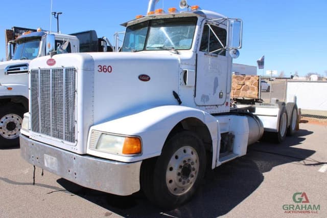 Image of Peterbilt 377 equipment image 3
