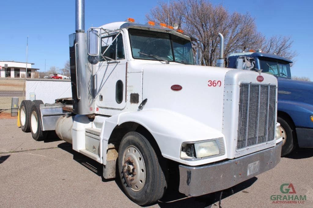 Image of Peterbilt 377 Primary image