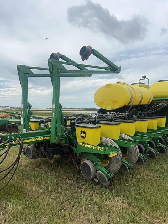 Image of John Deere 1770 equipment image 2