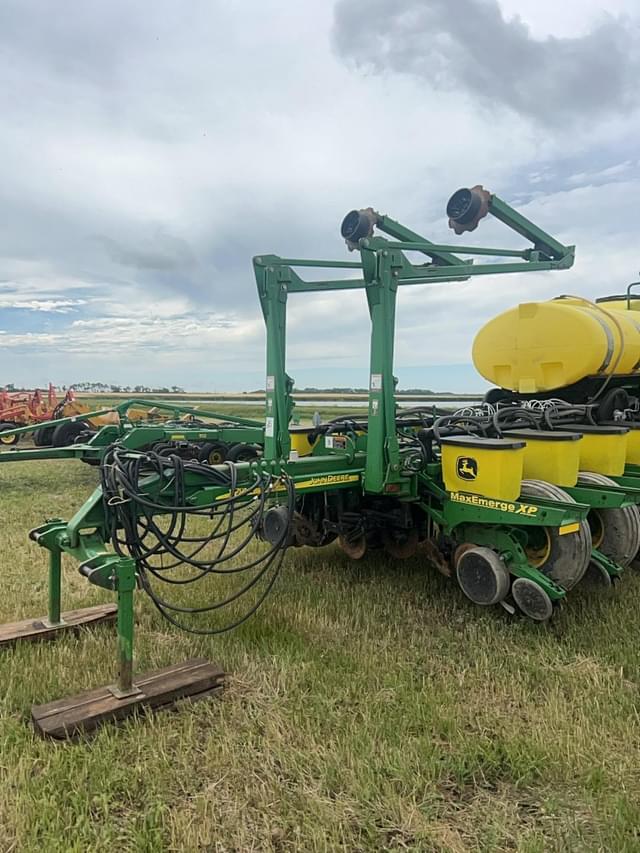 Image of John Deere 1770 equipment image 1