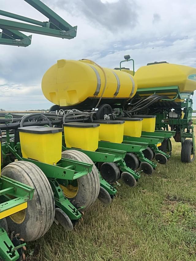 Image of John Deere 1770 equipment image 4