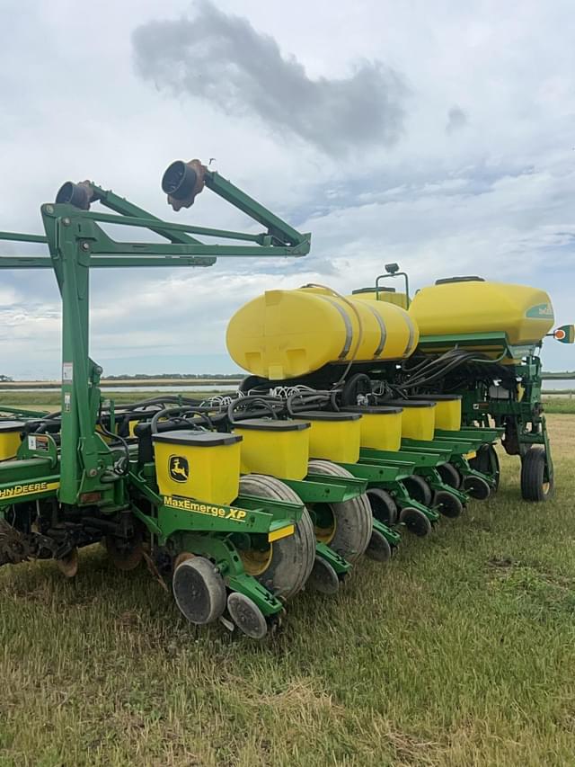 Image of John Deere 1770 equipment image 3
