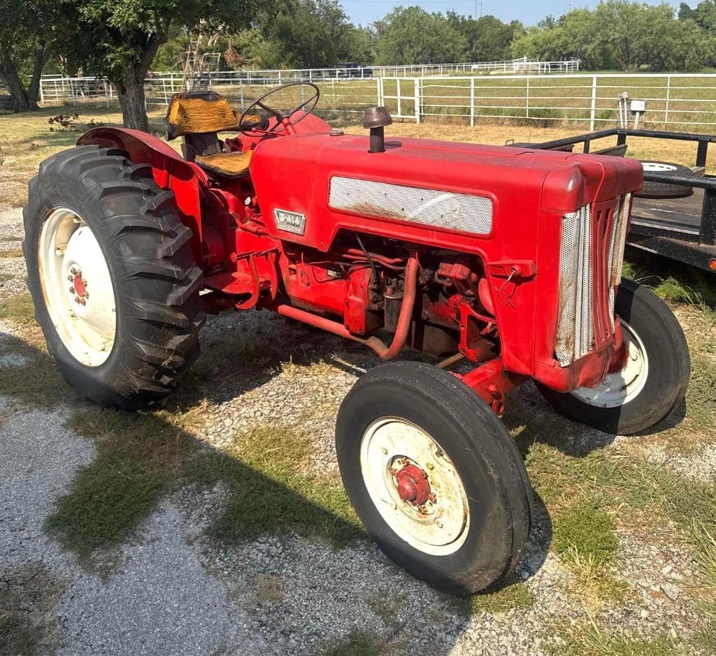 Image of International Harvester B-414 Primary image