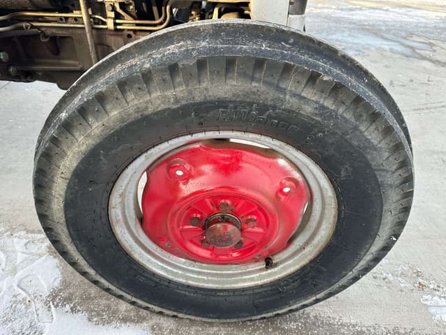 Image of Massey Ferguson 130 equipment image 4