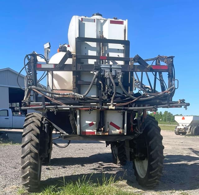 Image of Willmar 765 equipment image 3