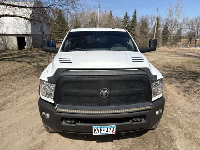 Image of Dodge Ram 2500HD equipment image 2