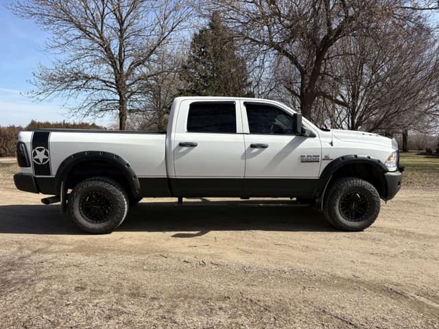 Image of Dodge Ram 2500HD equipment image 3