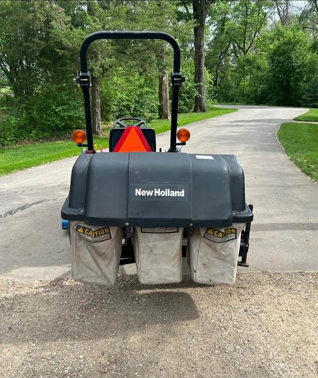Image of New Holland TC18 equipment image 4