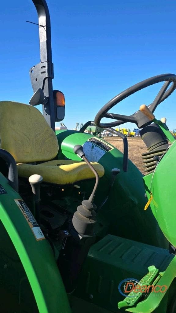 Image of John Deere 5075E equipment image 3