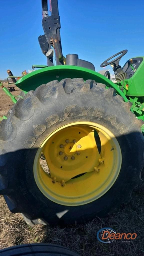 Image of John Deere 5075E equipment image 4