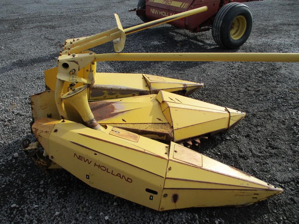 Main image New Holland 824