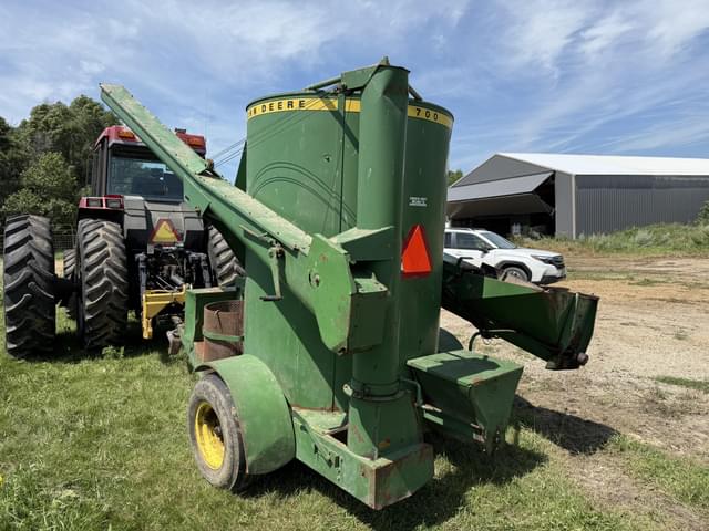 Image of John Deere 700 equipment image 4