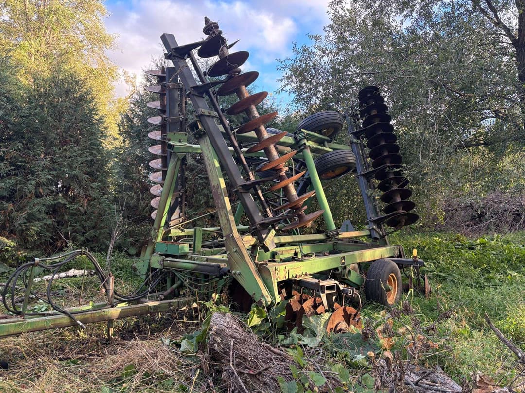 Image of John Deere 331 Primary image