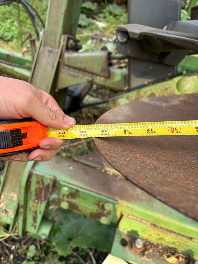 Image of John Deere 331 equipment image 4