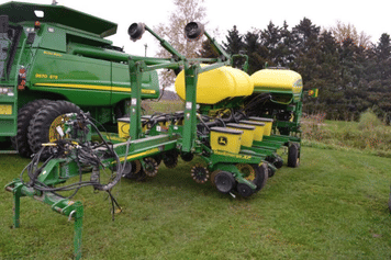 Main image John Deere 1770