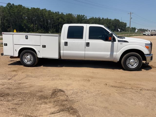 Image of Ford F-250 equipment image 3
