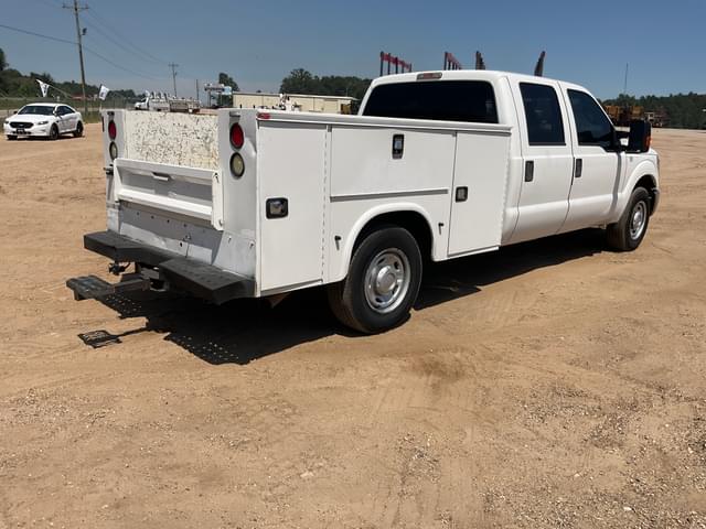Image of Ford F-250 equipment image 4