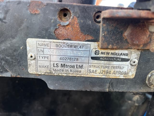 Image of New Holland Boomer 47 equipment image 2