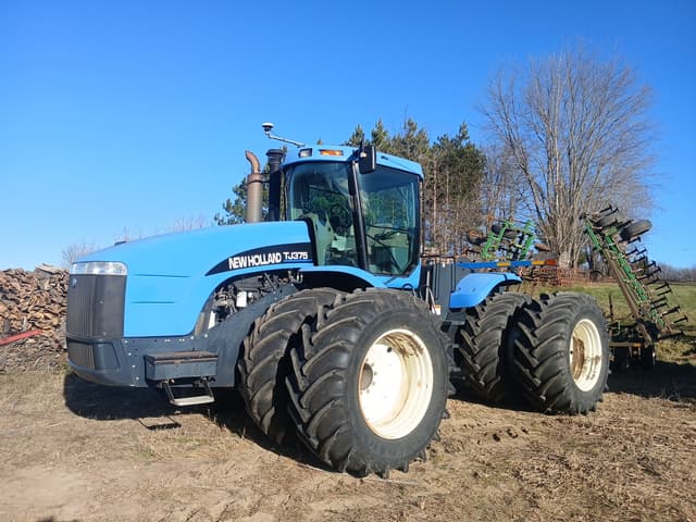 Image of New Holland TJ375 equipment image 1