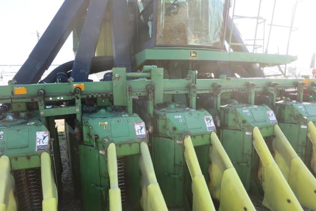 Image of John Deere 9970 equipment image 4