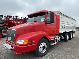 Main image Volvo VNL64T