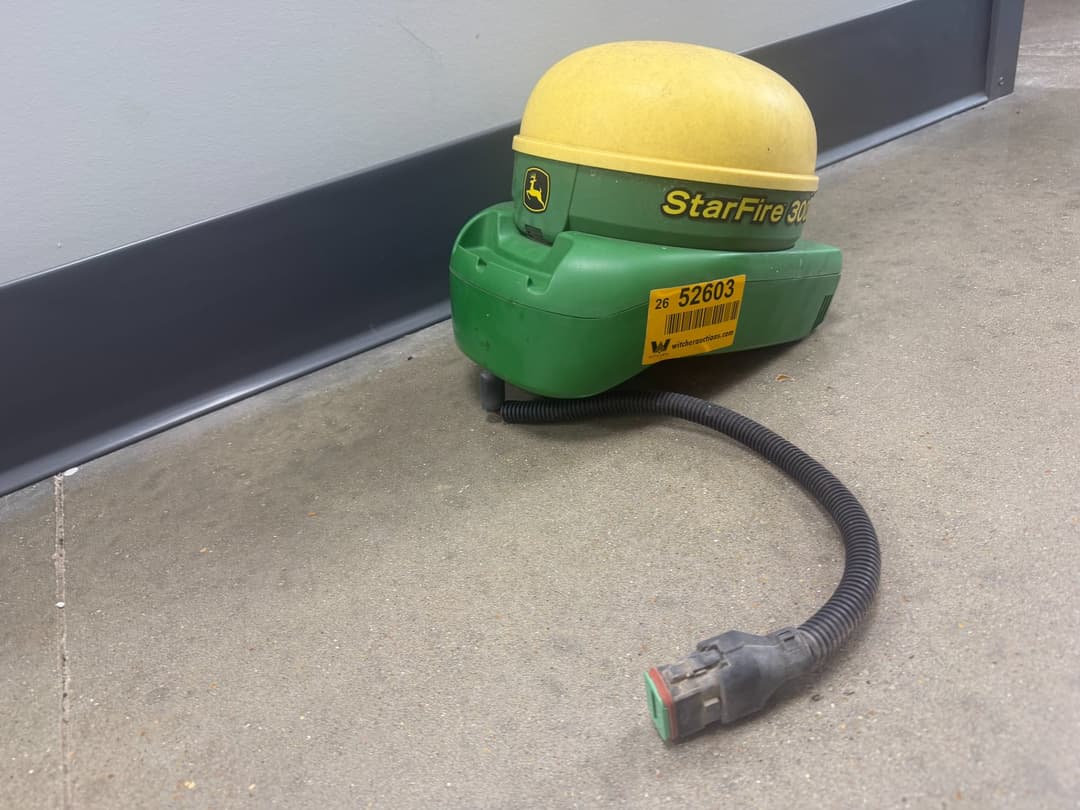 Image of John Deere StarFire 3000 Image 0
