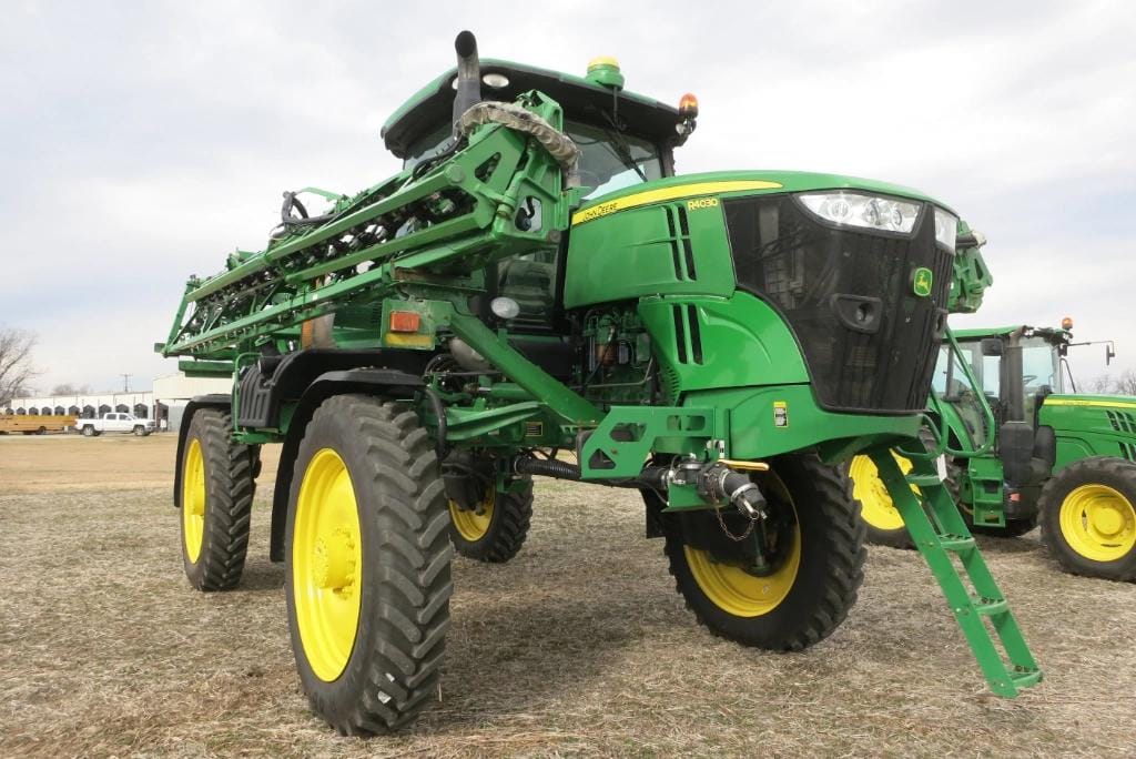 John Deere R4030 Equipment Image0